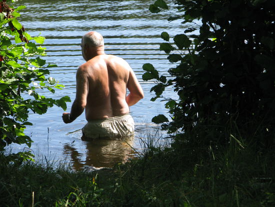 Highlight: Viktor geht unterwegs in einem See baden!
Das war für mich eine sensationelle Überraschung, nachdem das Wasser keine 26 Grad hatte.