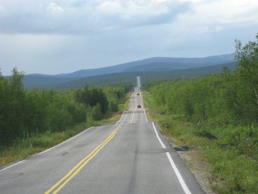 Straßenband in Richtung Kilpisjärvi.