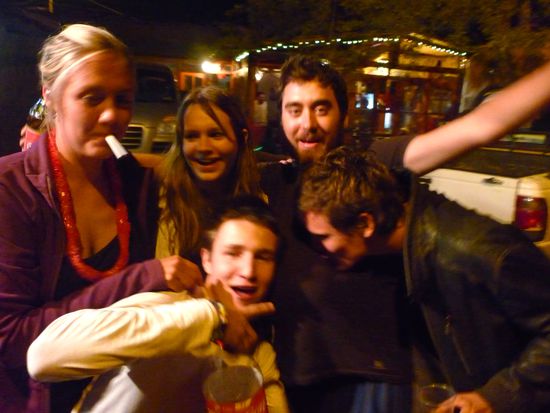 von li. nach re.: Marie (Deutschland), ich, Kevin (Frankreich)
und zwei Romands