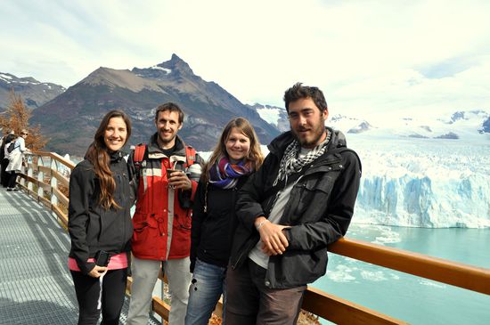 Mani, Daniel, ich und Kevin vor dem Perito Moreno