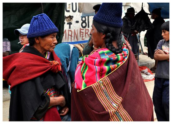 Frauen in typischen Trachten