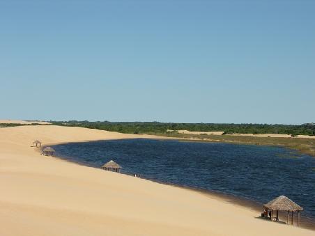 Las Lomas - Dünenlandschaft mit See bei Santa Cruz