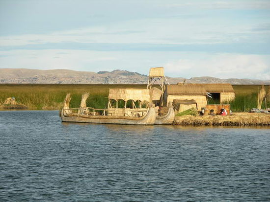 Die schwimmenden Inseln und Schilfboote der Uros