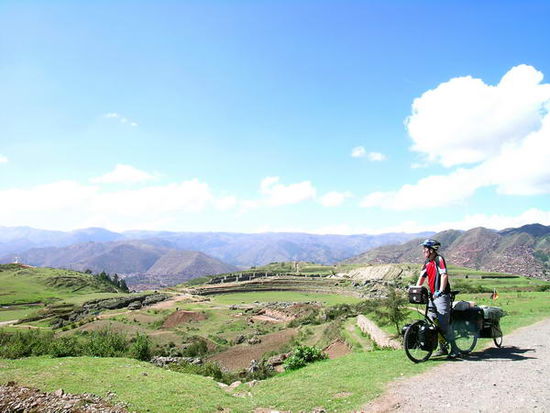 Blick auf die Ruinenanlage Sacsayhuaman bei Cusco