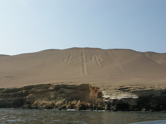 „El Candelabro“ an der Küste bei Paracas