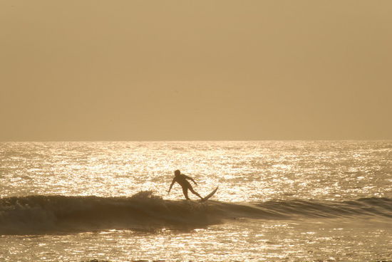 Surfer am Strand von Huanchaco