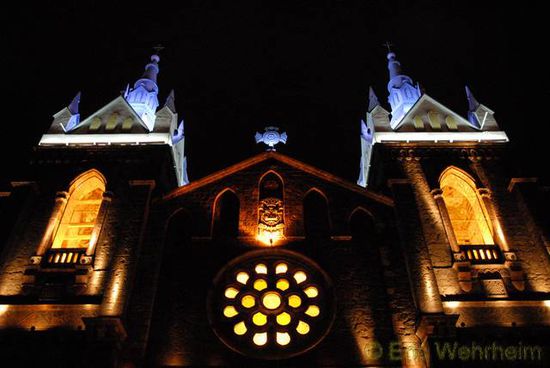 Basilika von Baños bei Nacht
