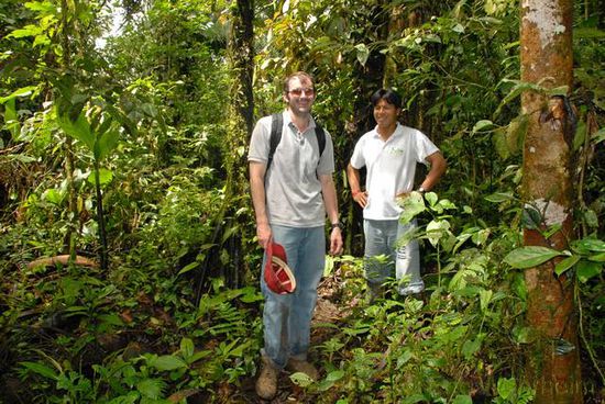 John (USA) und Ivan (Ecuador, Shuar Indianer) im Urwald