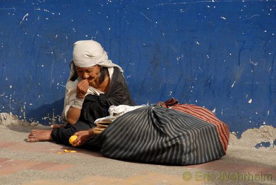 Bettlerin in Otavalo