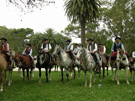 Gauchos beim "Open Air" Gottesdienst