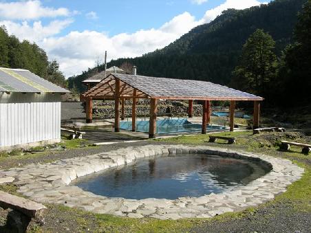 Thermalbad in den Bergen