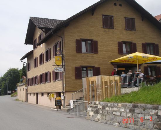 Gasthaus Krone. Durchgehend Warme Küche. Ideal für Biker und den kleinen / großen Hunger 