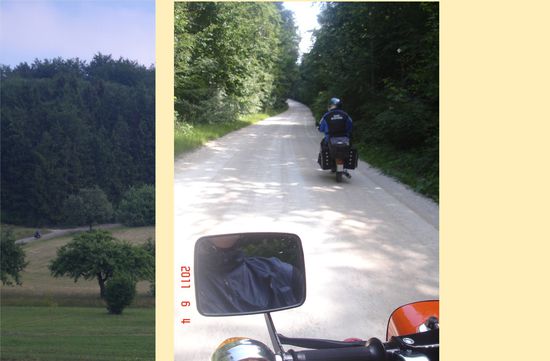 Zunächst ein steiler Anstieg, dann oben im Wald eine Schotterstrecke
