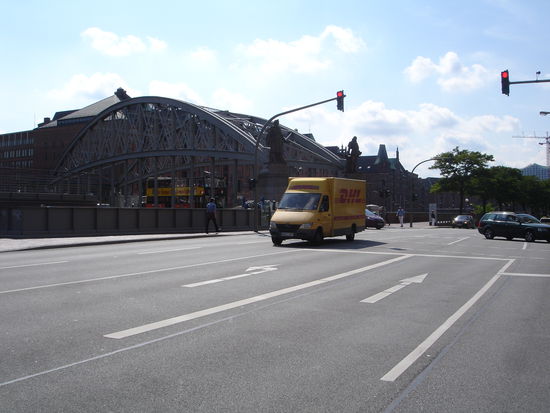 Kurz vor unserem gesteckten Ziel 
"Hamburg Landungsbrücken"