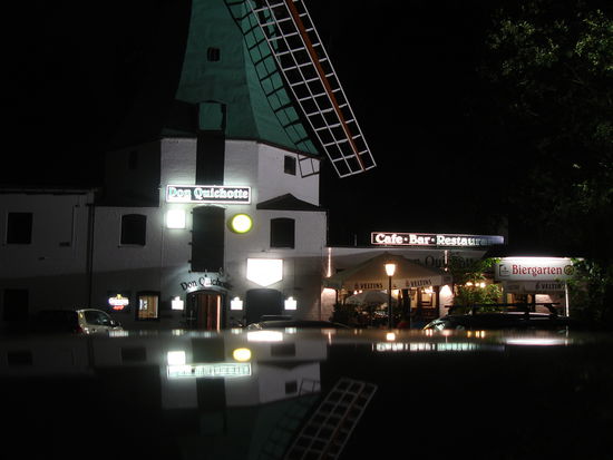 Es war warm und wir trockneten im Biergarten