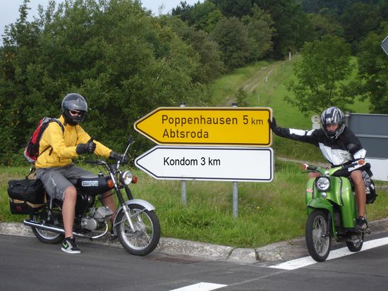 Na ja,... das weiße Schild lügt ein wenig...