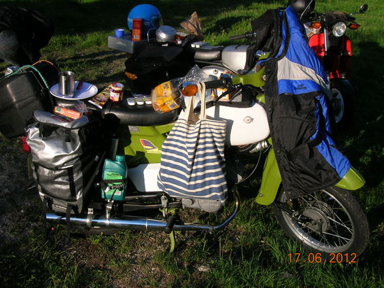 Mokick - Buffet  
und gaaaanz wichtig 
!!! Der Müll wird mit genommen  !!!