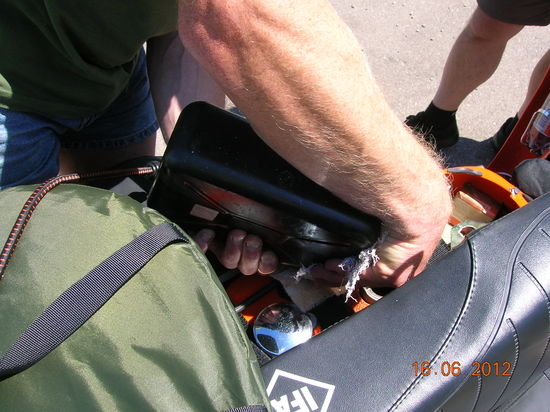 Werner spendierte mir von seinem kostbaren Nass.