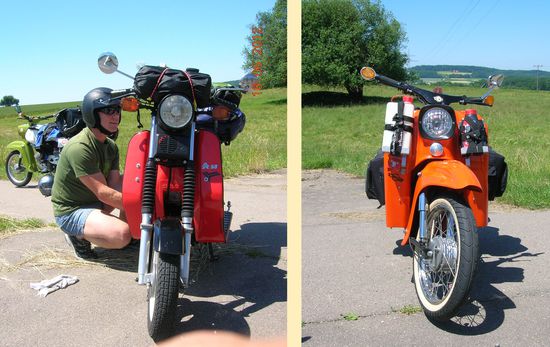 Die Rollerfraktion.  
Links Wenne mit seiner SR50. Rechts meine " nicht mehr trockene" Schwalbe