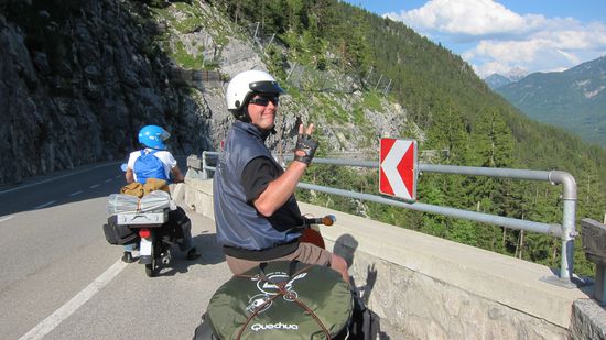 Kurz eine Genußpause mit weitem Blick ins Lechtal.