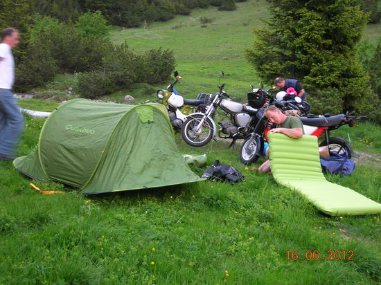 Ratz fatz wurden die Zelte aufgeschlagen.