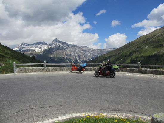 Erhabener Blick zu benachbarten Gipfeln.  Wene gibt alles.