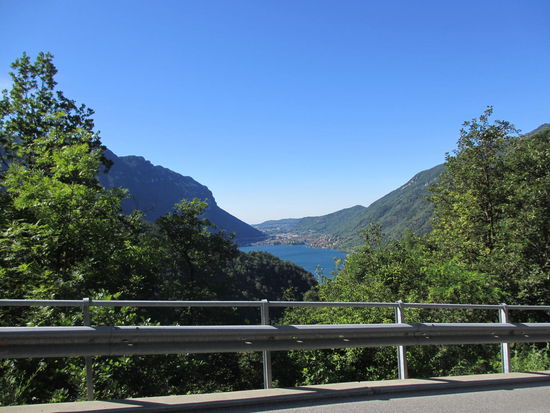 Der Luganer See erscheint.