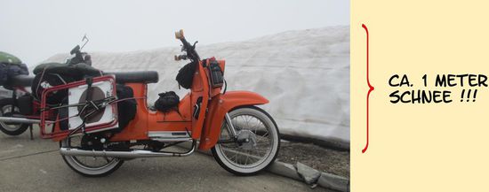 Simmen mit Klappklo im Schnee