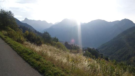 Auf halber Höhe zum Pass