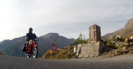 Die gefilmte Passankunft.