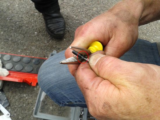 2. Versuch mit der Zange