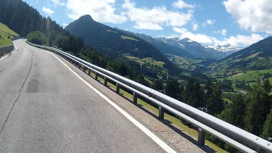 Blick ins Ratschings-Tal  Richtung Colle