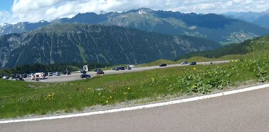 Hinter dem Unfall die Stubaier Alpen, mit dem bekannten Berg "Habicht 3280m"