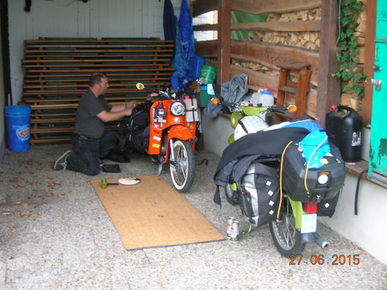 ... wo war doch gleich das Grillfleisch ??? ... Beim Öl oder beim Kettenfett ???