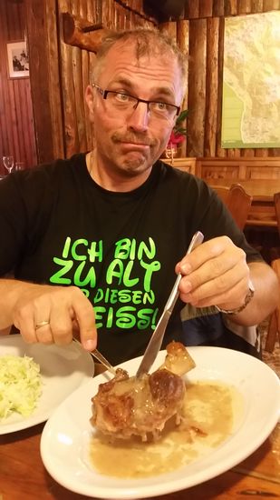 Wie sieht hier wohl ne große Haxe aus???