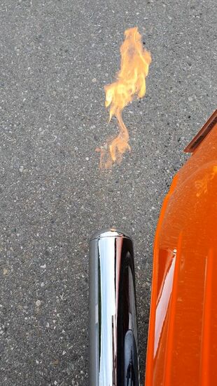 Flamme am Auspuff mit NOS