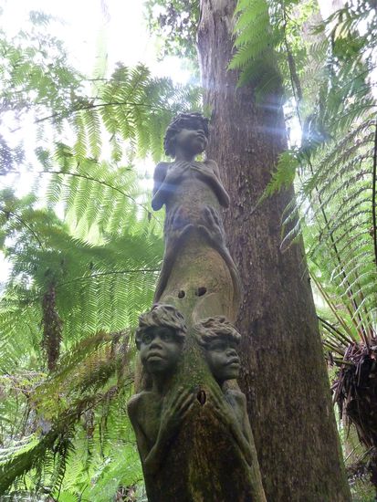 Wiliam Ricket, war ein Mann von Mt. Dandenong und hat einen Park voller Skulpturen erschaffen.
