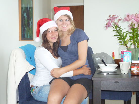 am Weihnachtsmorgen... Natuerlich haben wir von morgens bis abends unsere Muetzen getragen...