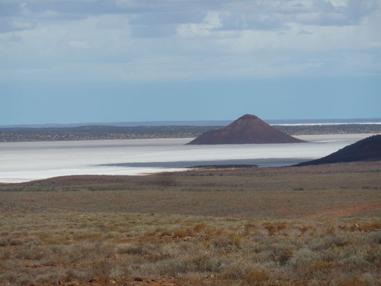 Meilenweit gar nichts...