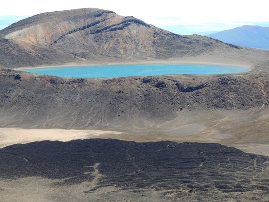 Blick vom Red Crater auf den Blue Lake Crater.