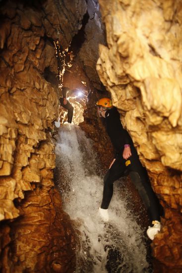 Aufstieg, kletternd durch den 2. Wasserfall