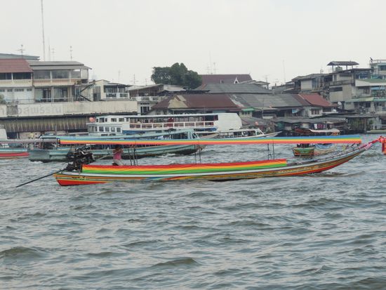 Ein Long Tail Boat ...
