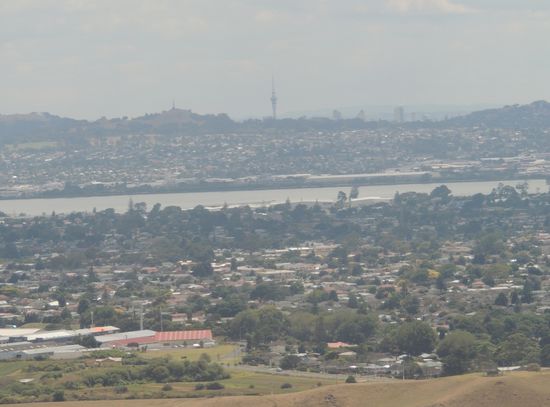 Abschied von Auckland und seiner Skyline. Bye bye, Neuseeland - wir sehen uns wieder !!!!!!!!!!