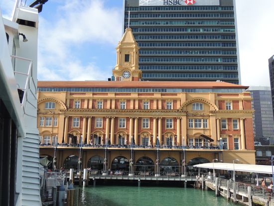 Ferry Building, das älteste Gebäude Aucklands