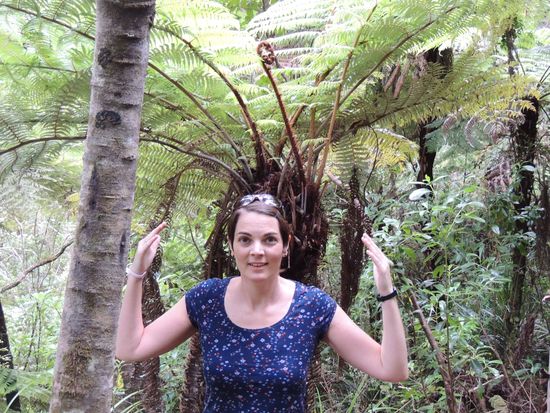 Die Urwald-Königin mit Naturkrone bittet zur Audienz 