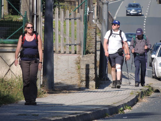 Der letzte Anstieg nach O Pedrouzo - es geht in die Stadt hinein