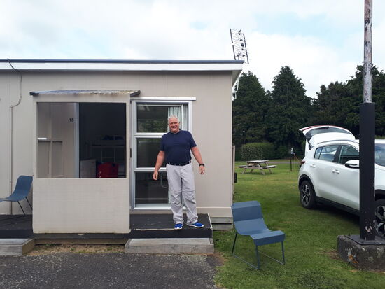 Unsere Cabin in Stratford. Klein, aber fein .
Kitchen Cabin (inkl Wasserkocher, Mikrowelle, Toaster, Kühlschrank und Geschirr/Besteck). Das ist Luxus 