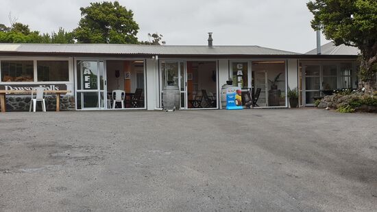 Dawson Falls Tourist Lodge