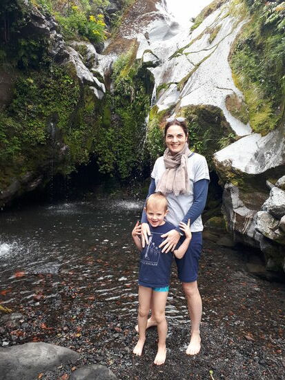 Selbst Eva traut sich, zuerst unterstützt von Daniel, dann ....