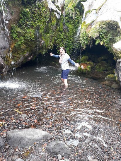 ... aber mutig auch ganz weit drinnen im kalten Nass.